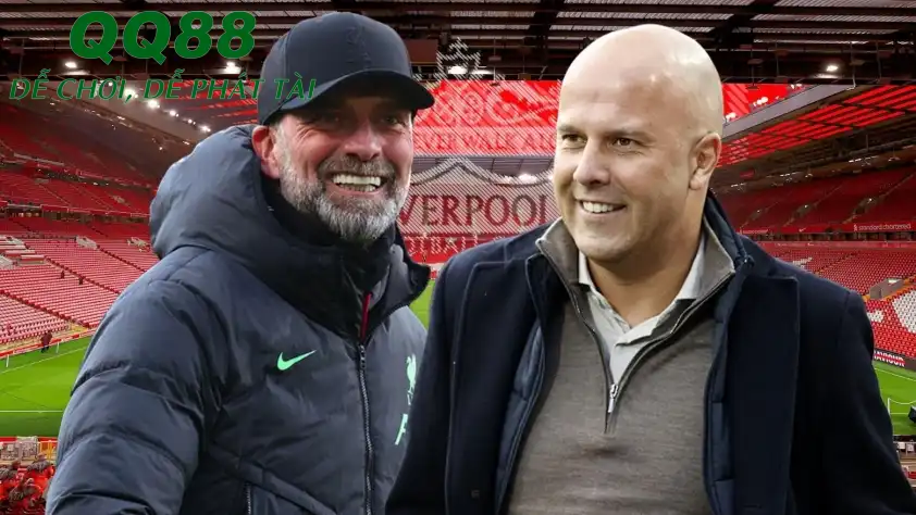 Klopp trở lại giữa lúc Slot đang phải chịu rất nhiều áp lực vì thành tích không tốt của Liverpool. (Ảnh: The Sun)